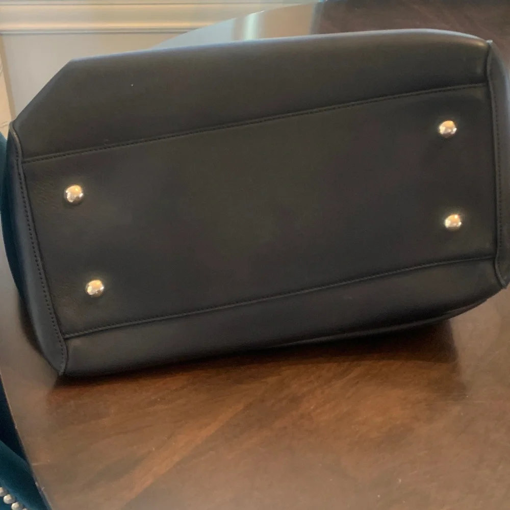 Mulberry Willow tote with zip out clutch - Picture 5 of 8